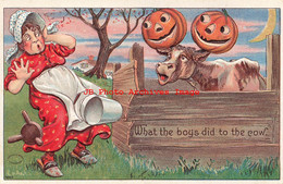 344617-Halloween, Julius Bien No 9804, Lady Startled By Cow With JOLs On Horns - Halloween