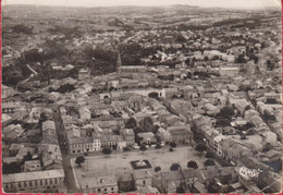 TARN CARMAUX 14391 VUE GENERALE AERIENNE AU CENTRE LA PLACE JEAN JAURES FLAMME QUINCAILLERIE P. RAYNAUD - Carmaux