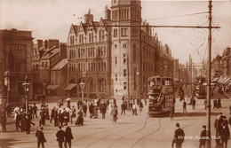 ROYAUME-UNI - HULL - Vicotria Square - Tramway - Hull