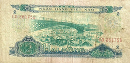 VIETNAM 2 DONG BLUE BRIDGE FRONT PEOPLE BACK DATED 1966 RE-ISSUED 1975) P41a F READ DESCRIPTION - Viêt-Nam