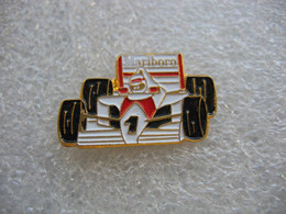 Pin's Formule 1 Sponsorisé Par Les Cigarettes Marlboro - F1