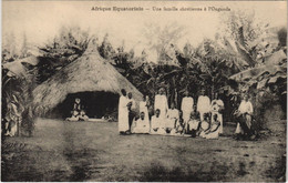 PC FAMILLE CHRETIENNE UGANDA ETHNIC TYPE (a28622) - Ouganda