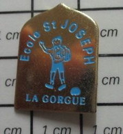 Delcampe - 1415A Pin's Pins / Beau Et Rare / ADMINISTRATIONS / ECOLE ST JOSEPH LA GORGUE Nord, En Région Hauts-de-France. - Administrations