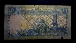 A6   YEMEN   BILLETS DU MONDE    BANKNOTES  10 RIYALS 1983 - Yemen