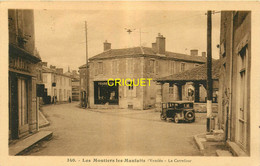 85 Moutiers Les Maufaits, Le Carrefour, Commerces, Vieux Tacot..., Belle Carte Pas Courante - Moutiers Les Mauxfaits