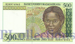 MADAGASCAR 500 FRANCS 1994 PICK 75b UNC PREFIX "A" - Madagascar