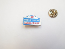 Beau Pin's , Auto , Rallye Paris Dakar 1992 , Paris - Le Cap , Signé A.B. Arthus Bertrand ?? - Rallye