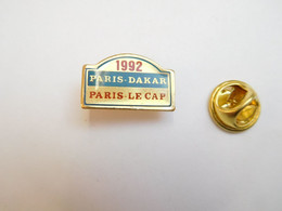 Beau Pin's , Auto , Rallye Paris Dakar 1992 , Paris - Le Cap , époxy , Non Signé - Rallye