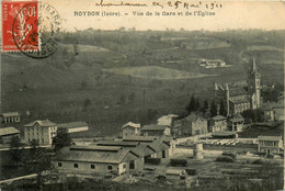 Roybon * Vue De La Gare Et De L'église Du Village * Ligne Chemin De Fer - Roybon