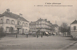 CHOLET. - Hôtel De Ville Et Boulevard Gustave Richard - Cholet