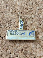 PINS FRANCE TELECOM AGENCE DE BEAUGRENELLE - France Telecom