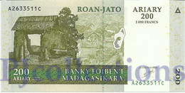 LOT MADAGASCAR 200 ARIARY 2004 PICK 87a UNC X 5 PCS - Madagascar