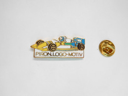 Superbe Pin's En EGF , Auto F1 , F3 , Piron , Logo Motiv - F1