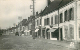 AISNE  GUISE   Rue Sadi Carnot (cpsm) - Guise