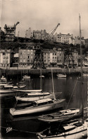 Granville * Vue Sur Le Port Et Les Quais * Grues Bateaux - Granville