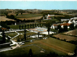 Vic Fezensac * Vue Aérienne Sur La Piscine Et Le Jardin D'enfants - Vic-Fezensac