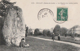 CHOLET. - Le Menhir Du Jardin Public - Cholet