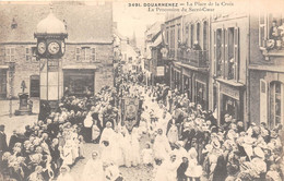 29-DOUARNENEZ- LA PLACE DE LA CROIX LA PROCESSION DU SACRE-CŒUR - Douarnenez