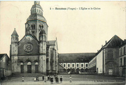 Sénones * La Place De L'église Et Le Cloître - Senones