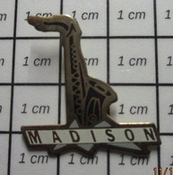 1415c Pin's Pins / Beau Et Rare / MUSIQUE / SAXOPHONE MADISON - Musique