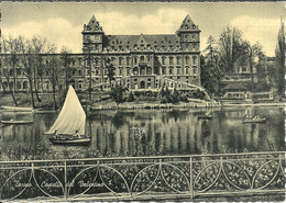 Torino (Piemonte) Castello Del Valentino E Barca A Vela Sul Fiume Po, Chateau Du Valentino, Valentino Castle - Castello Del Valentino