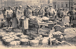 62-BOULOGNE-SUR-MER-LE DEBARQUEMENT ET LE TRI DU POISSON - Boulogne Sur Mer