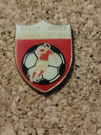 PINS FOOTBALL DIABLES ROUGES LAMBRES LEZ AIRE - Football