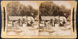 Baroda - Photo Stéréo Ancienne - At The Public Well - Natives With Their Water Skins And Jars - Inde India - India