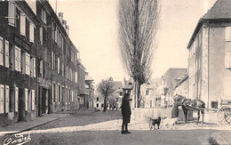 MENS (Isère) - Place Du Petit Breuil - Hôtel Joubert, Cheval Attelé - Mens