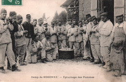 14277 Camp De SISSONNE Epluchage Des Pommes  ( Militaires)       (Recto-verso) 02 - Sissonne