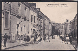 44 - Nort Sur Erdre - Le Tournant De La Rue Des Halles - Nort Sur Erdre