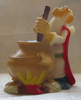 Collection Astérix 1995 - Figurine Creuse Panoramix De Barde  (a)  Hauteur Environ 7,6 Cm - Little Figures - Plastic