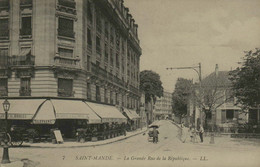 Delcampe - 94 - SAINT-MANDE - La Grande Rue De La République  + 1 Photo Du Même Endroit (1975) - Saint Mande