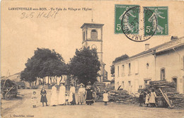 54-LANEUVEVILLE-AUX-BOIS- UN COIN DU VILLAGE ET L'EGLISE - Autres & Non Classés