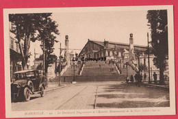 13 - MARSEILLE- Le Boulevard Dugommier Et L'Escalier Monumental De La Gare Saint Charles---automobile---cpsm Pf - Quartier De La Gare, Belle De Mai, Plombières