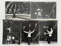 Cirque - Lot De 5 Photos Acrobate Jongleur Alain VICKY - Circus - Personalità