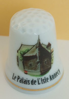 Dé à Coudre De Collection En Porcelaine - LE PALAIS DE L'ISLE - ANNECY - Fingerhüte