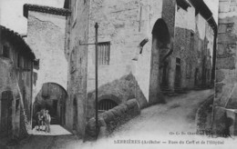 Delcampe - SERRIERES - Rue De Cerf Et De L'Hôpital - Homme Et Son Cheval - Très Bon état - Serrières