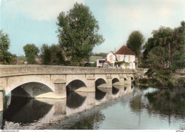 LA TRIMOUILLE COIN PITTORESQUE LE PONT 1965 CPSM GM TBE - La Trimouille