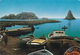 ACI TREZZA - ACI CASTELLO - DINTORNI DI ACIREALE E CATANIA - BARCHE DA PESCA A RIVA - ISOLA LACHEA E FARAGLIONE - 1980 - Acireale