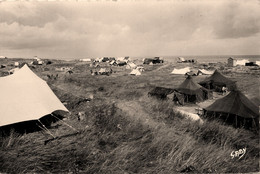 Courseulles Sur Mer * Vue Sur Le Terrain De Camping * Toiles De Tente - Courseulles-sur-Mer