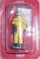 Pompier Tenue De Protection Chimique - Allemagne - 1996 - Delprado - Soldat De Plomb - Collection Pompiers - NRBC - Loden Soldaatjes