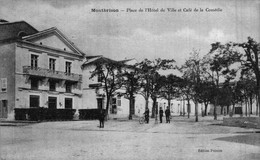 I1310 - MONTBRISON - D42 - Place De L'Hôtel De Ville Et Café De La Comédie - Montbrison