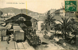 Cannes * Vue Sur La Gare * Le Train * Locomotive * Ligne Chemin De Fer - Cannes