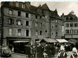 Landerneau * Place * Le Quartier Pittoresque Du Marché * Foire * Automobile Voiture Ancienne - Landerneau