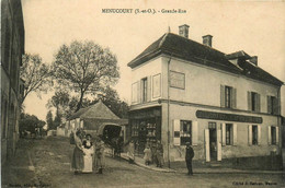 Menucourt * La Grande Rue Du Village * Commerce Magasin DECAUX * Villageois - Menucourt