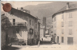 38 -  Carte Postale Ancienne De  ALLEVARD    Une Rue - Allevard