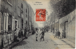 ARDENNES 08. ATTIGNY  RUE DE REIMS - Attigny