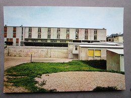 CP 81 Tarn  ALBAN  - Le C.E.G.  Collège ,école Vers 1970 - Alban