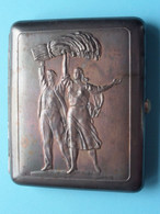 Россия > RUSSIAN Sigaret Box > RUSSIA > De La RUSSIE > RUSSLAND ( See / Zie / Voir / Sehen SCANS For DETAIL ) 138 Gr.! - Sigarettenkokers (leeg)